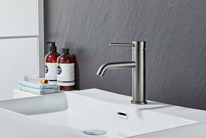 Servantbatteri Slim vinkel gunmetal